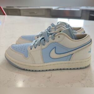 Wmns Air Jordan 1 Low SE 'Reverse Ice Blue' size 6.5